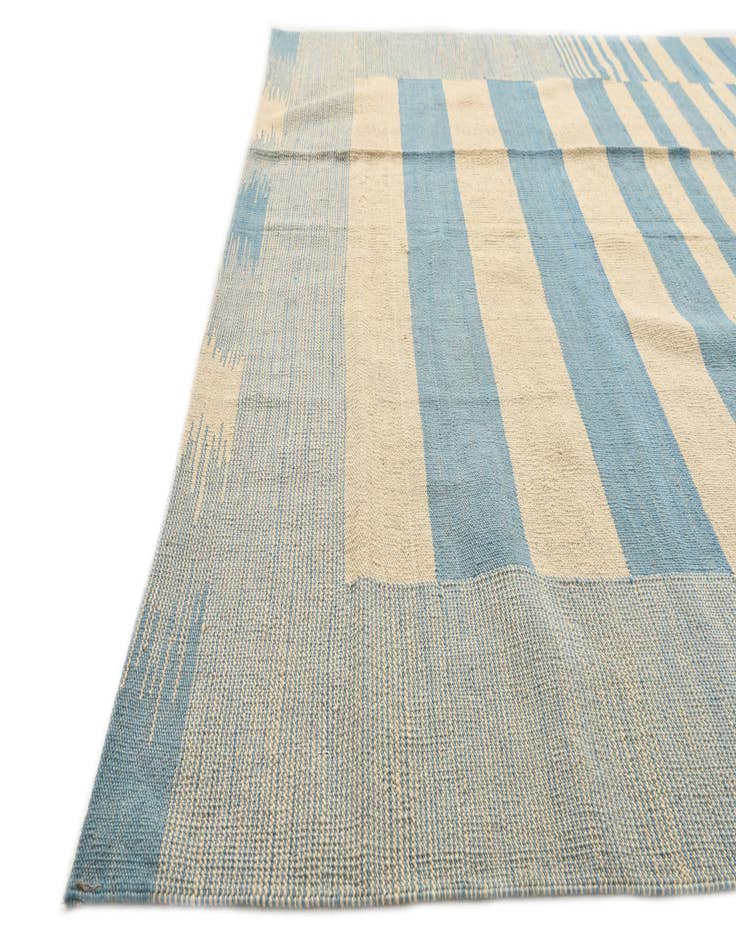 Detail image of  5' 9 x 7' 7  Hand Woven Kilim Modern Wool Rug