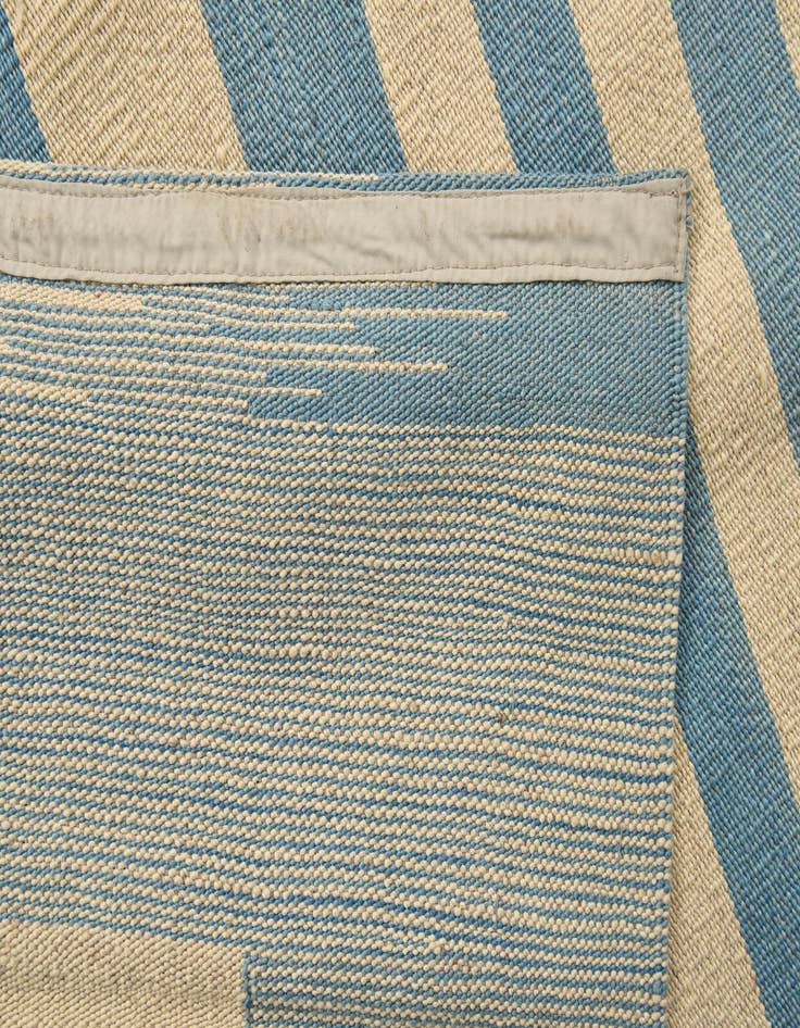 Detail image of  5' 9 x 7' 7  Hand Woven Kilim Modern Wool Rug