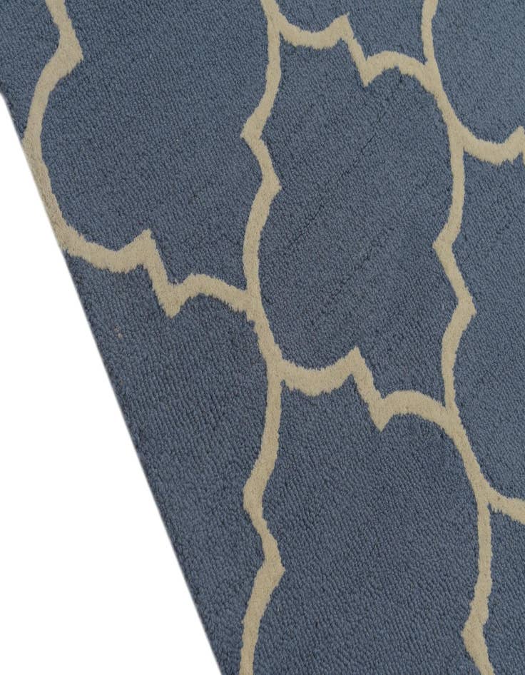 Detail image of  5' 1 x 8' Luna Rug
