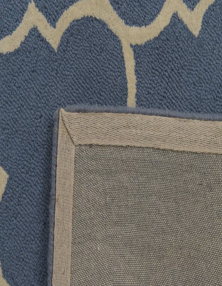 Detail image of  5' 1 x 8' Luna Rug