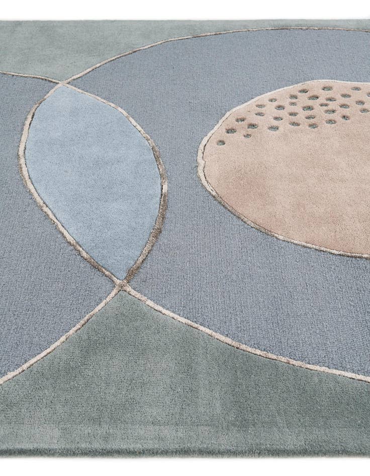 Detail image of  5' 7 x 7' 9 Luna Rug