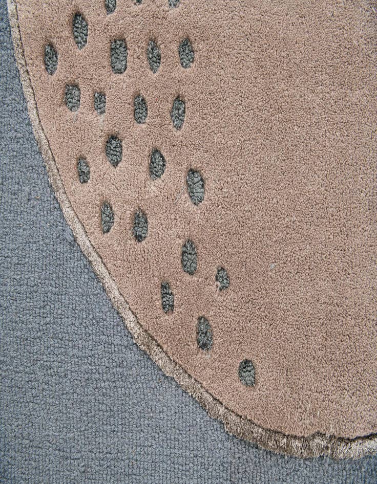 Detail image of  5' 7 x 7' 9 Luna Rug