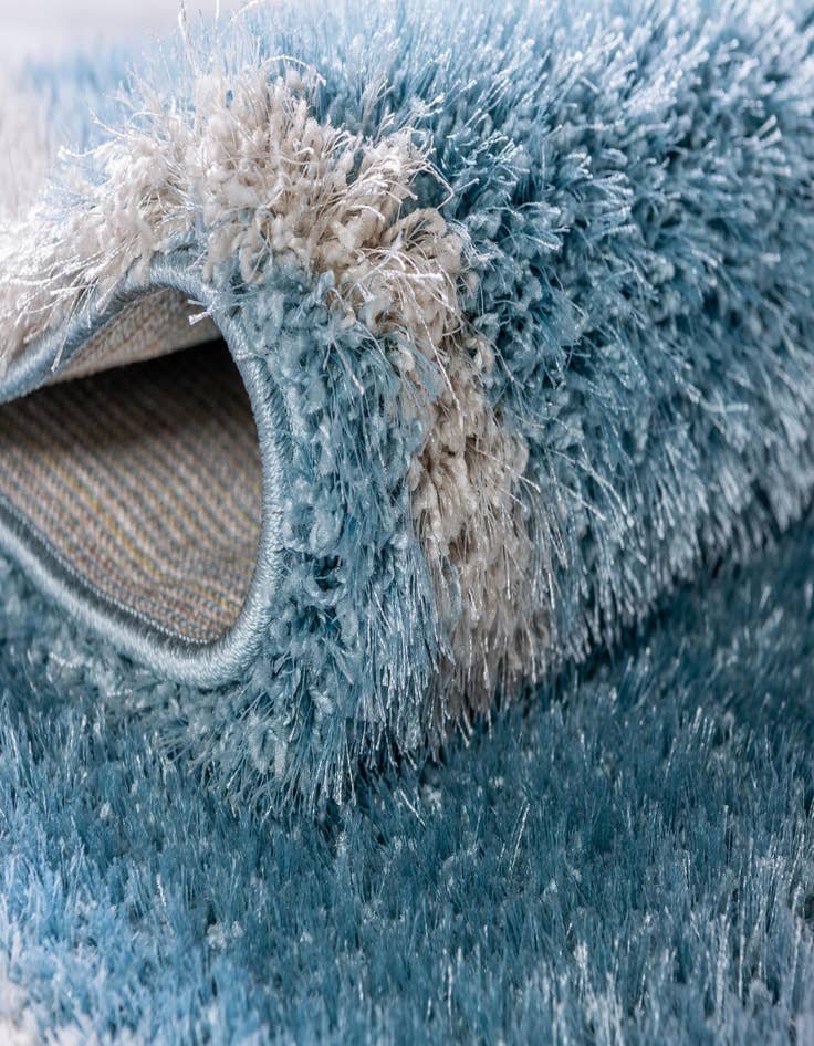 Detail image of 7' x 10' Luxury Trellis Shag Rug