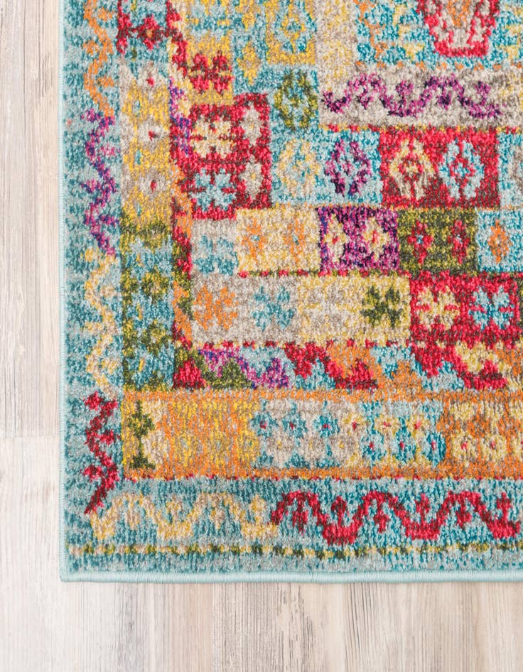 Detail image of  3' 3 x 5' 3  Washable Mesa Rug