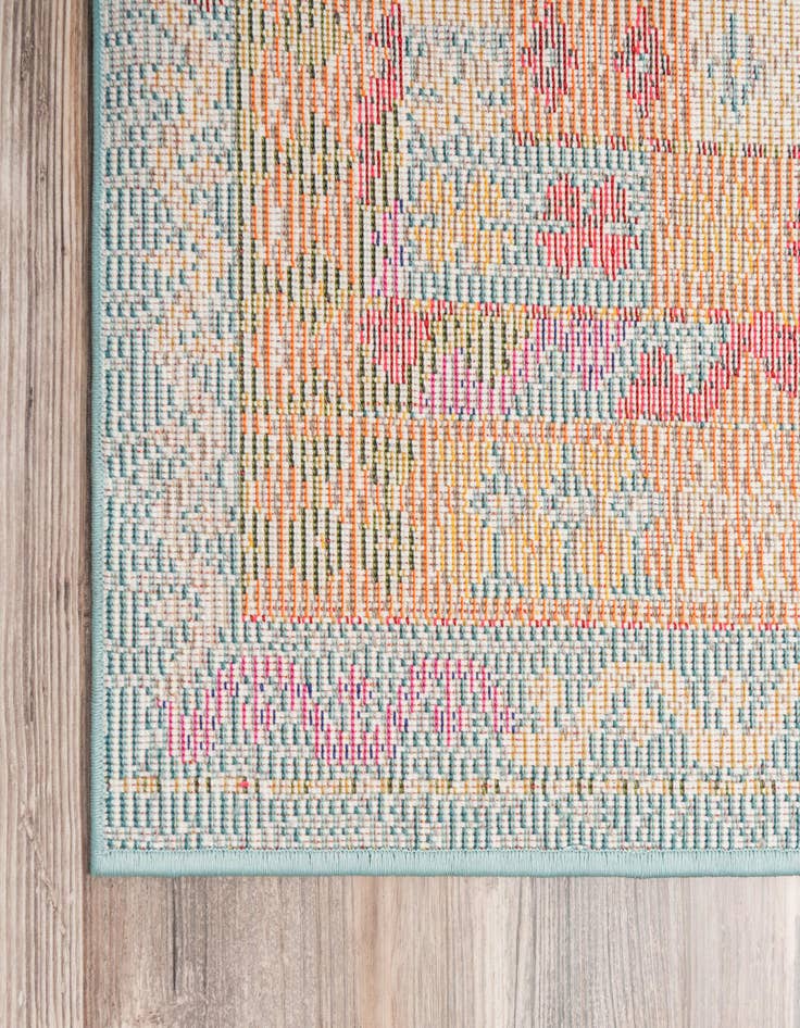 Detail image of  3' 3 x 5' 3  Washable Mesa Rug