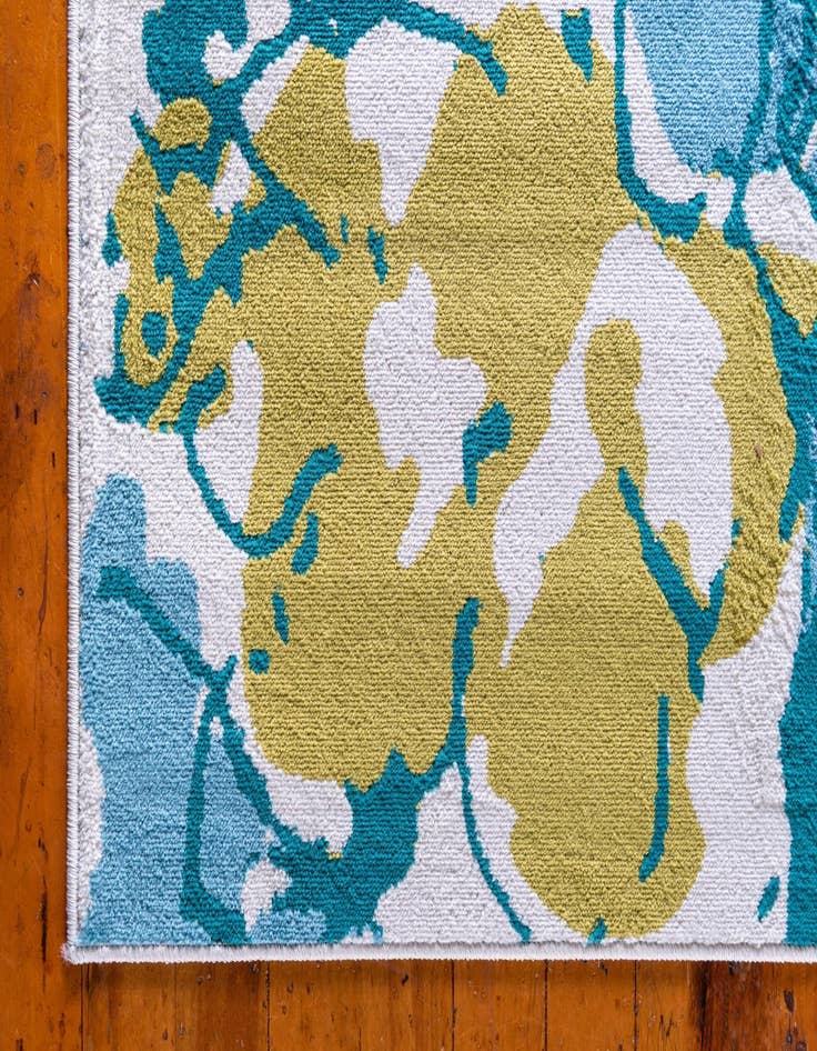 Detail image of Jane Seymour 8' x 10' Open Hearts Rug