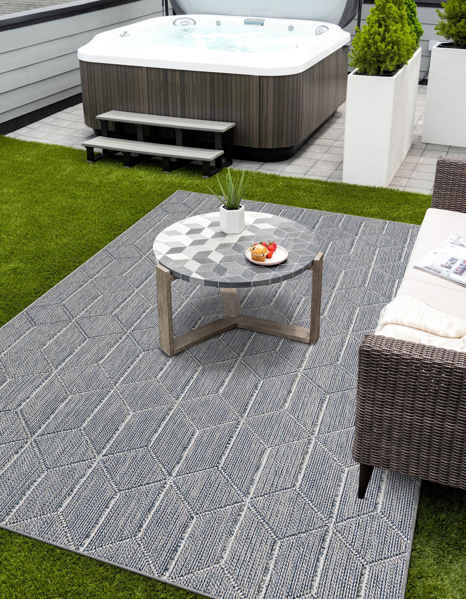 Light Blue 9' x 12' Lattice Indoor / Outdoor Rug | Rugs.com