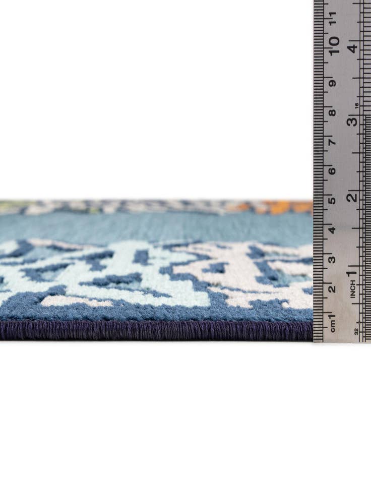 Detail image of  5' x 7' 7  Washable  Indoor / Outdoor Rug