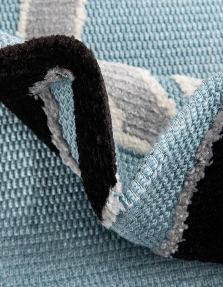 Detail image of  5' 3 x 7' 7  Washable  Indoor / Outdoor Rug