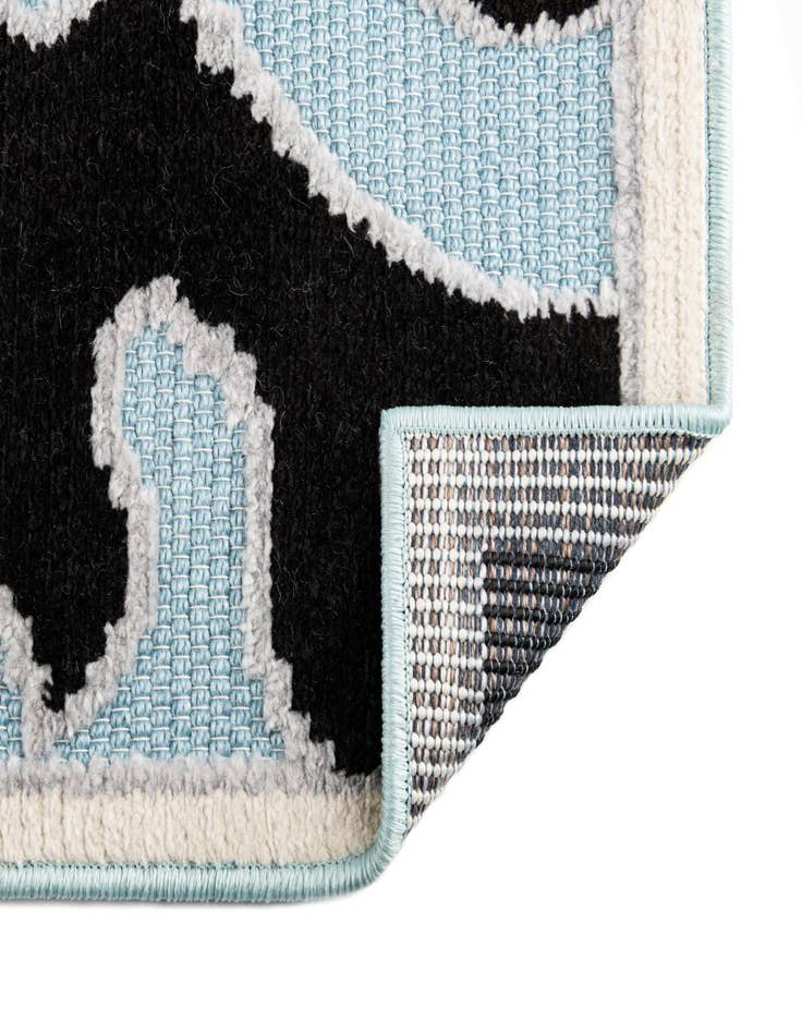 Detail image of  5' 3 x 7' 7  Washable  Indoor / Outdoor Rug
