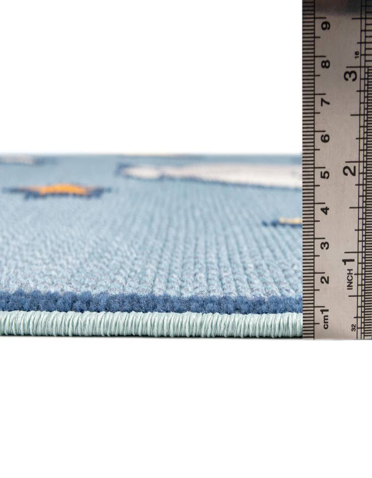 Detail image of  5' 3 x 7' 7  Washable  Indoor / Outdoor Rug