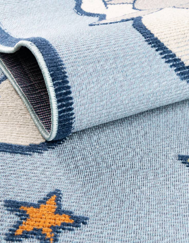 Detail image of  5' 3 x 7' 7  Washable  Indoor / Outdoor Rug