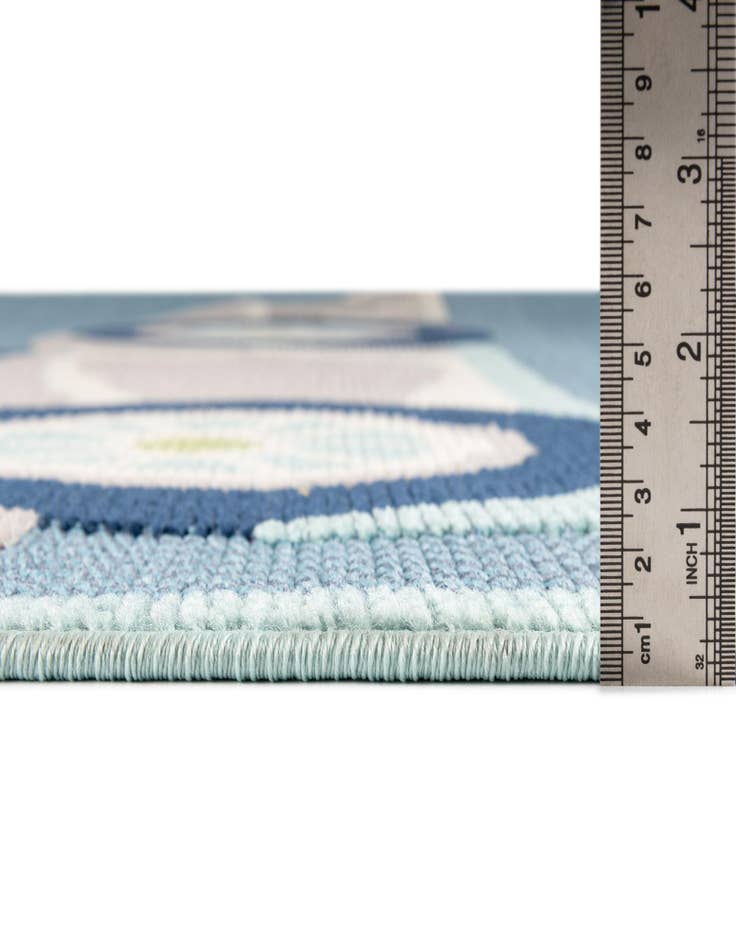 Detail image of  5' 3 x 7' 7  Washable  Indoor / Outdoor Rug