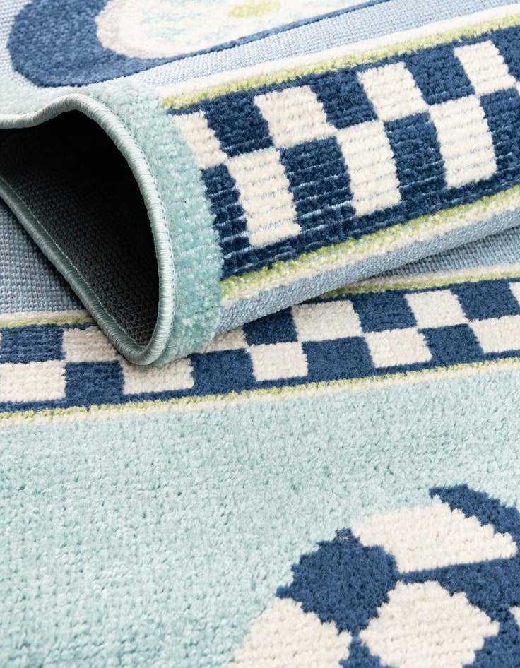 Detail image of  5' 3 x 7' 7  Washable  Indoor / Outdoor Rug