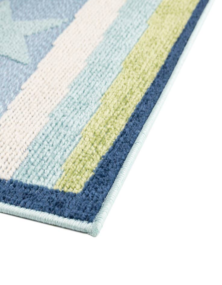 Detail image of  5' 3 x 7' 7  Washable  Indoor / Outdoor Rug