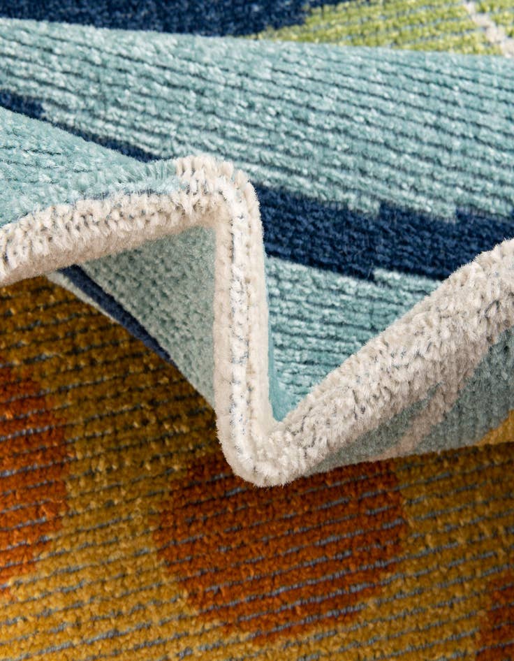 Detail image of  5' 3 x 7' 7  Washable  Indoor / Outdoor Rug