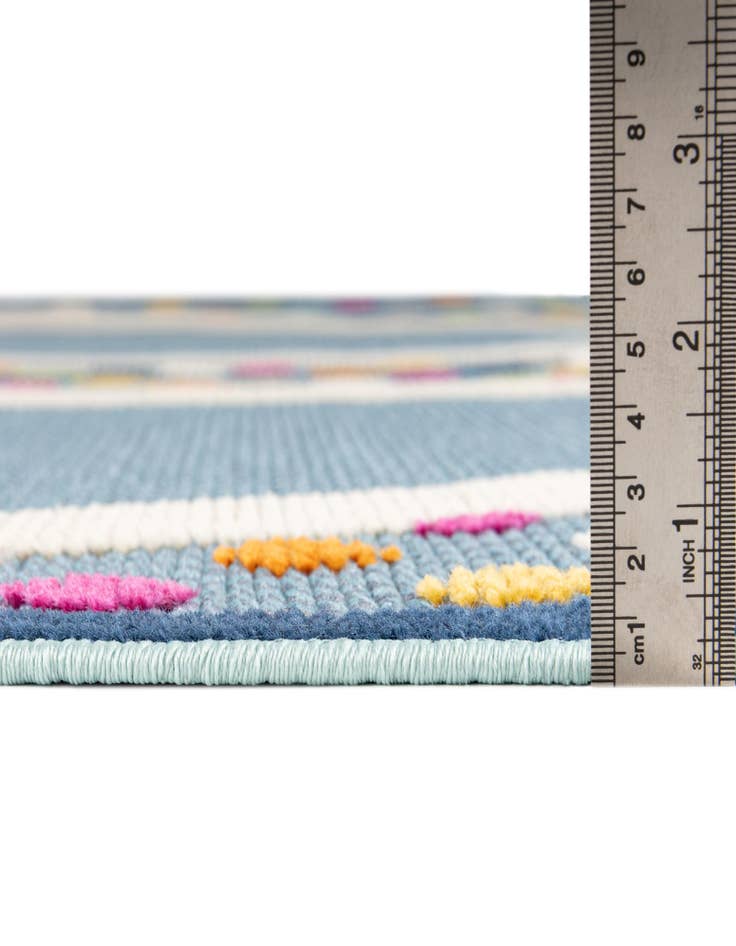 Detail image of  5' 3 x 7' 7  Washable  Indoor / Outdoor Rug