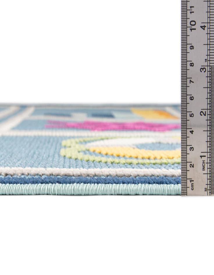 Detail image of  5' 3 x 7' 7  Washable  Indoor / Outdoor Rug