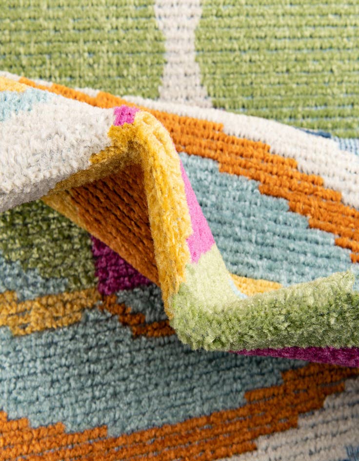 Detail image of  5' 3 x 7' 7  Washable  Indoor / Outdoor Rug