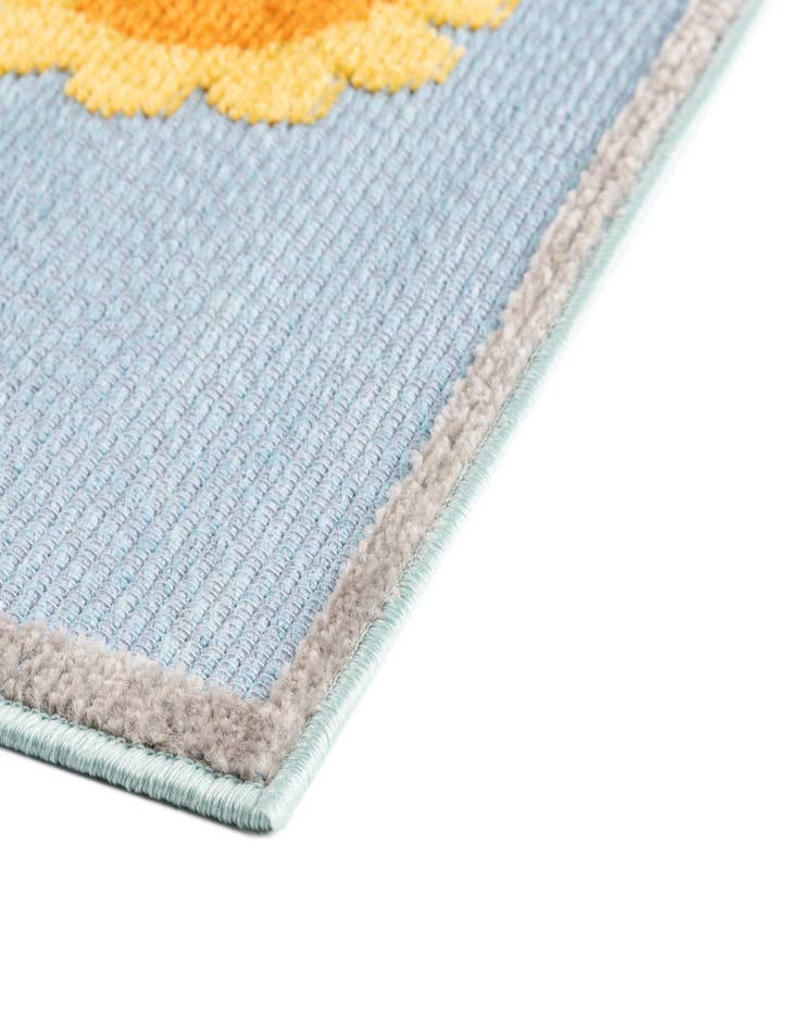 Detail image of  5' 3 x 7' 7  Washable  Indoor / Outdoor Rug