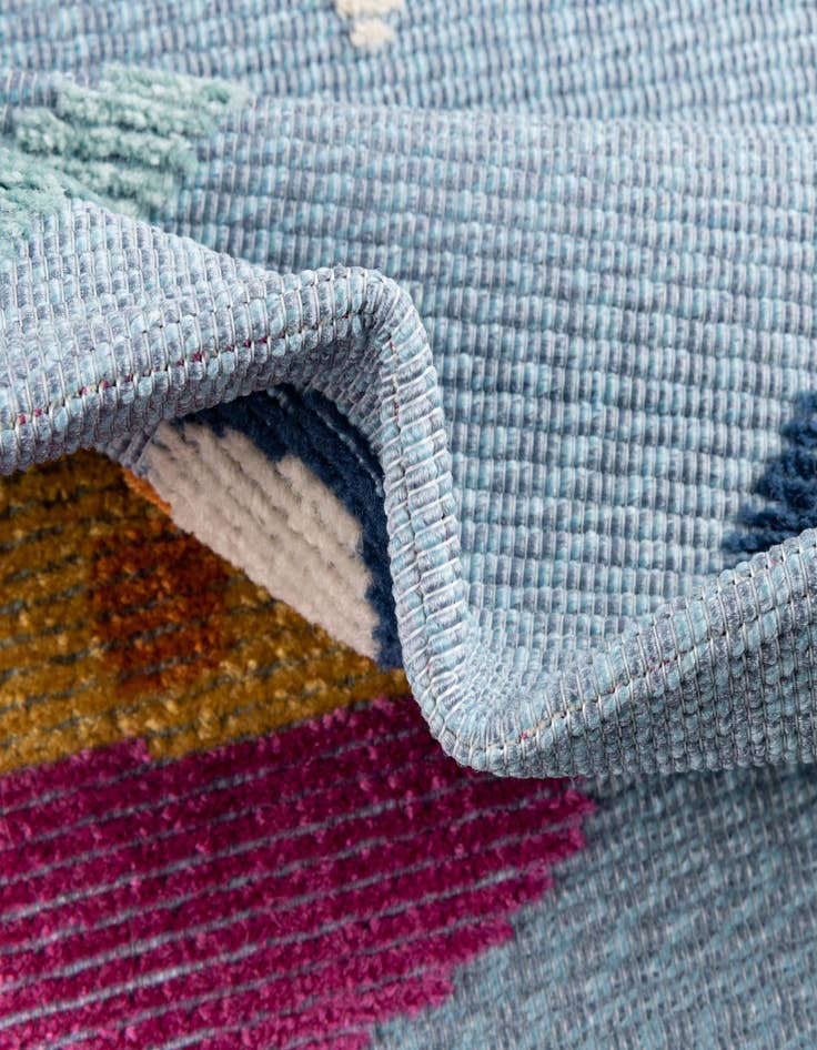 Detail image of  5' 3 x 7' 7  Washable  Indoor / Outdoor Rug