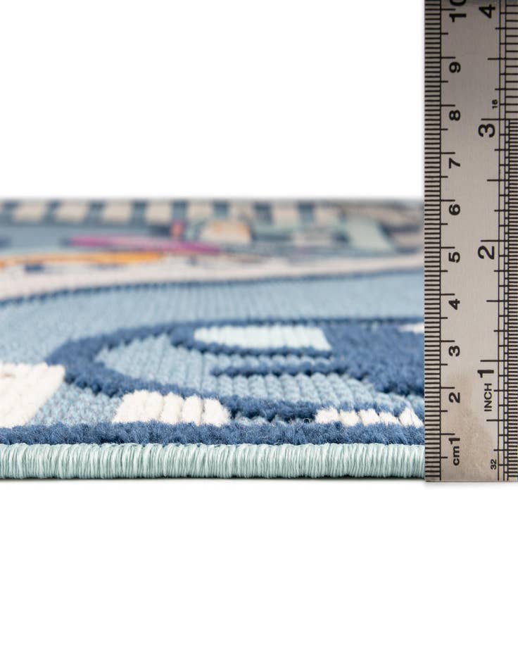 Detail image of  5' 3 x 7' 7  Washable  Indoor / Outdoor Rug