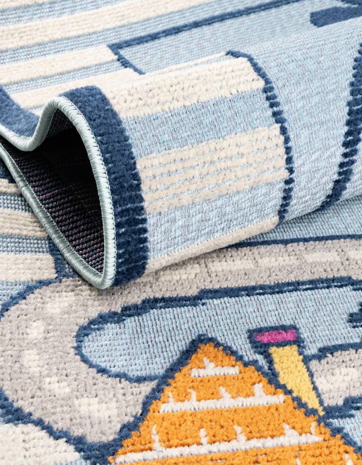 Detail image of  5' 3 x 7' 7  Washable  Indoor / Outdoor Rug