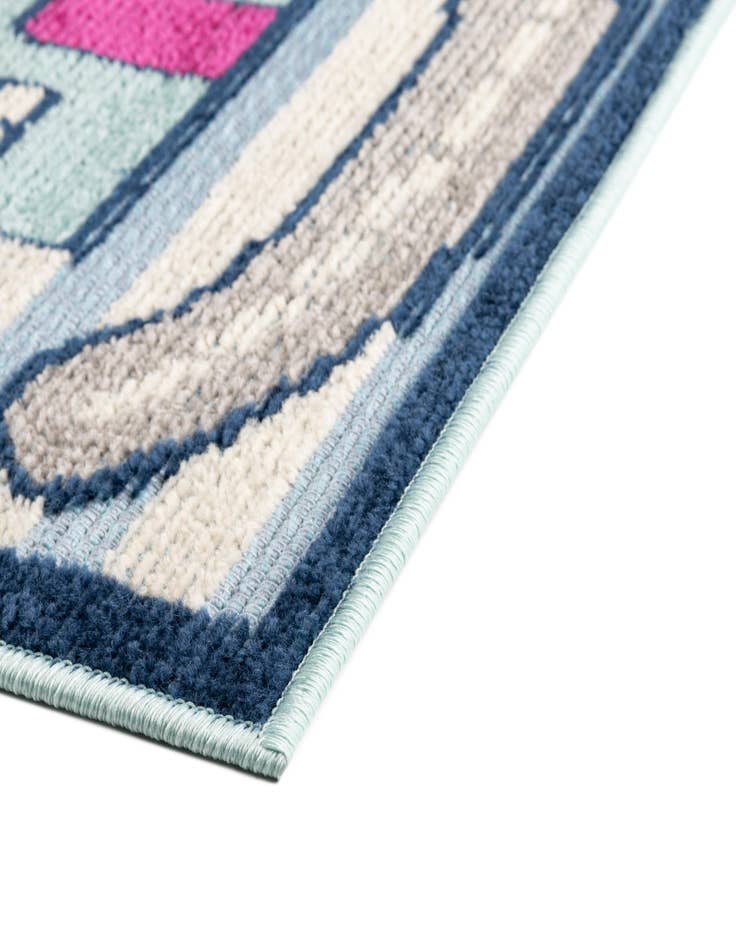 Detail image of  5' 3 x 7' 7  Washable  Indoor / Outdoor Rug