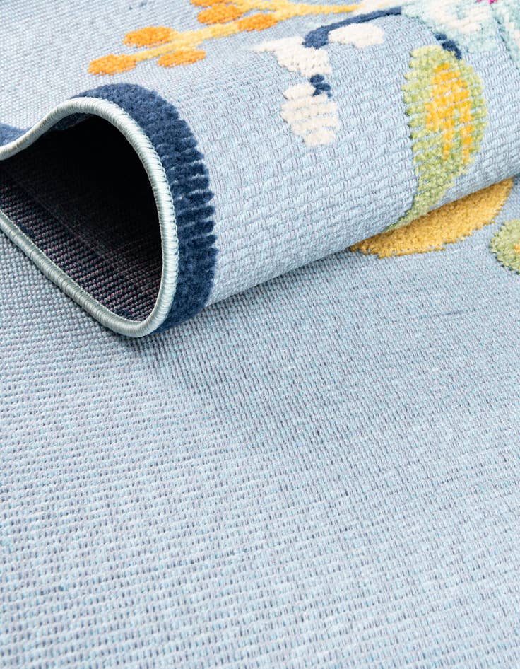 Detail image of 5' 3 x 7' 7 Washable Indoor / Outdoor Rug