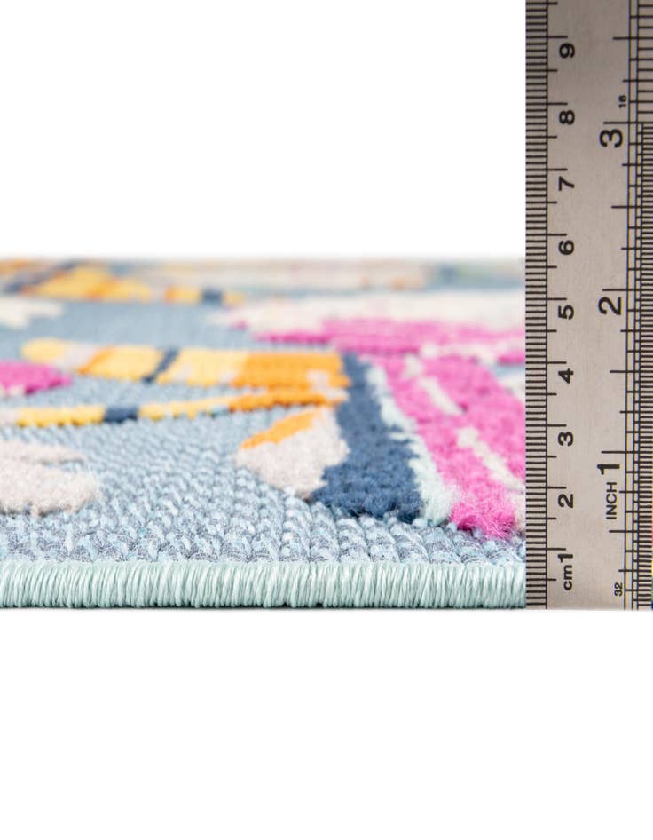 Detail image of  5' 3 x 7' 7  Washable  Indoor / Outdoor Rug