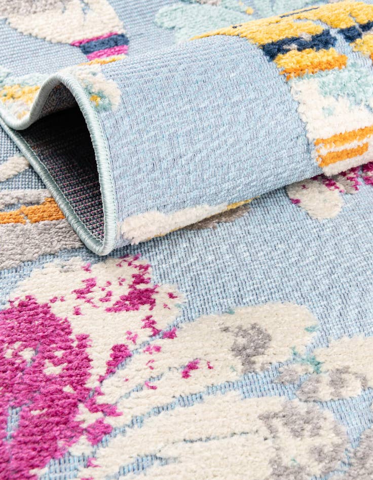 Detail image of  5' 3 x 7' 7  Washable  Indoor / Outdoor Rug