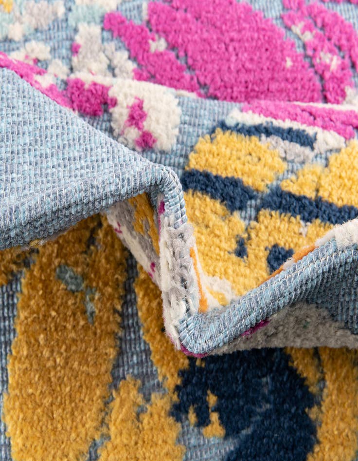 Detail image of  5' 3 x 7' 7  Washable  Indoor / Outdoor Rug