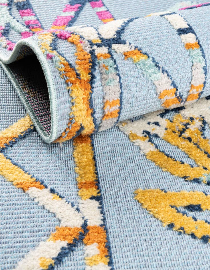 Detail image of  5' 3 x 7' 7  Washable  Indoor / Outdoor Rug