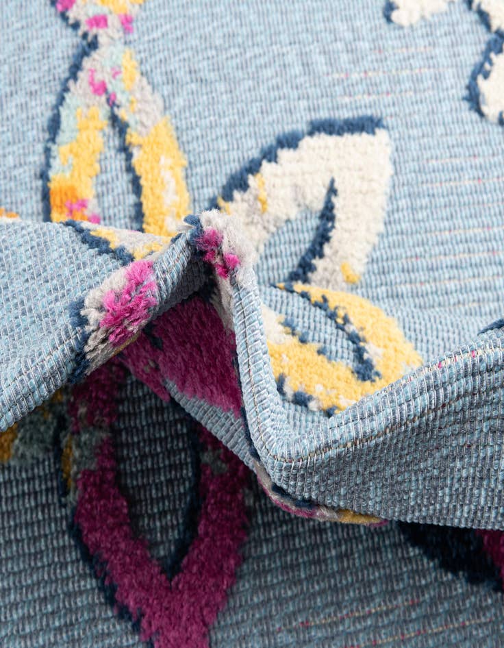 Detail image of  5' 3 x 7' 7  Washable  Indoor / Outdoor Rug