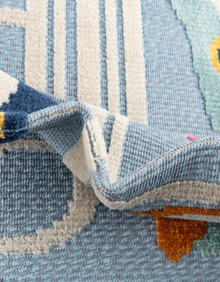 Detail image of  5' 3 x 7' 7  Washable  Indoor / Outdoor Rug