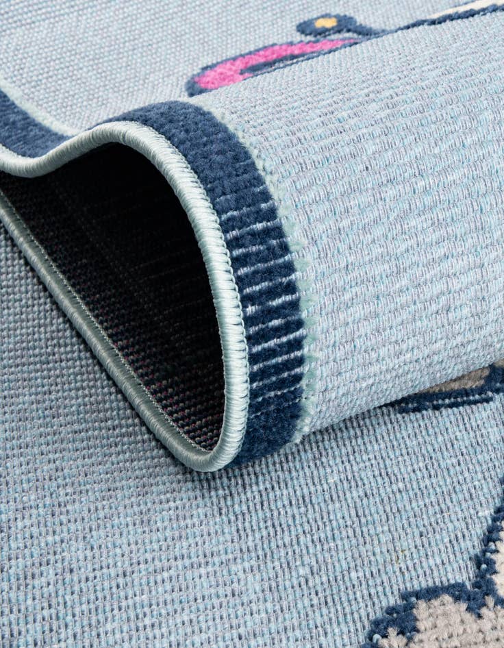 Detail image of  5' 3 x 7' 7  Washable  Indoor / Outdoor Rug