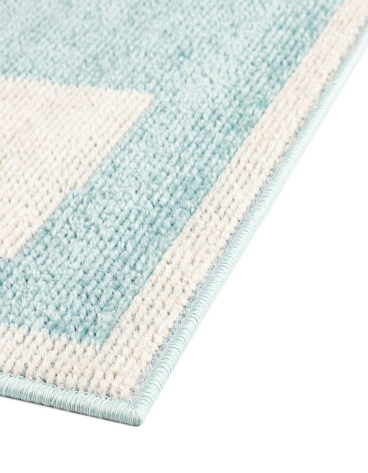 Detail image of  5' 3 x 7' 7  Washable  Indoor / Outdoor Rug