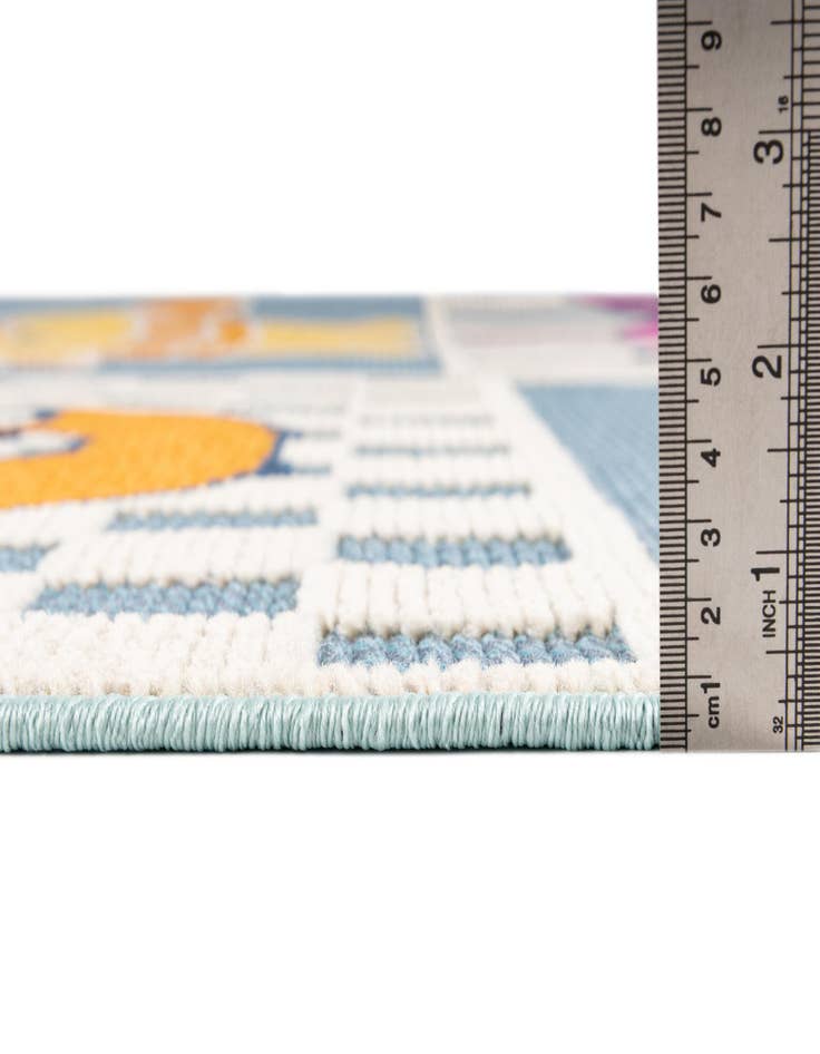 Detail image of  5' 3 x 7' 7  Washable  Indoor / Outdoor Rug