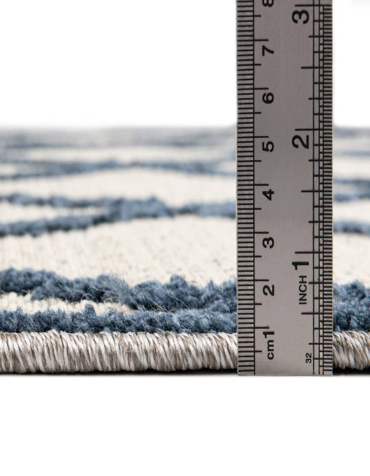 Detail image of  4' 9 x 7'  Washable  Indoor / Outdoor Rug