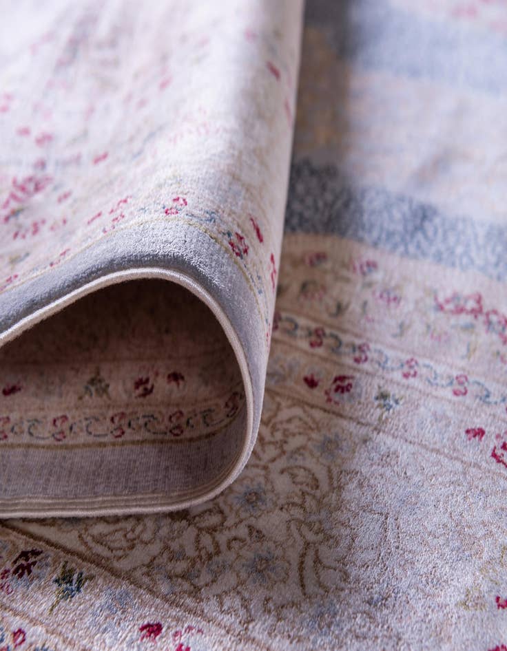 Detail image of  5' x 7' 5 Qom Bamboo Silk Rug