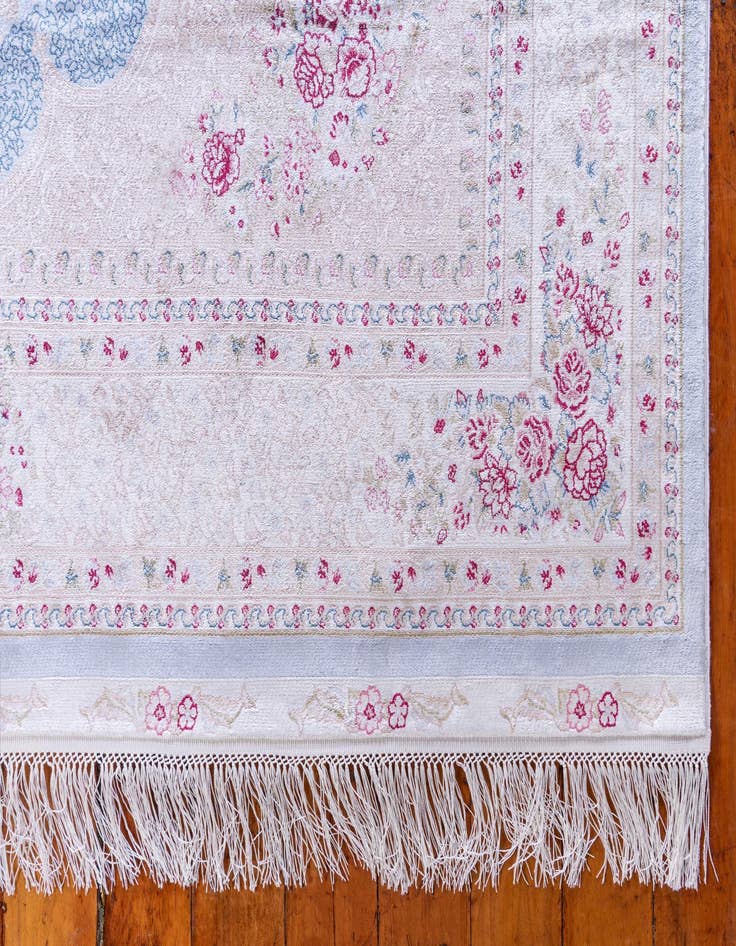 Detail image of  5' x 7' 5 Qom Bamboo Silk Rug