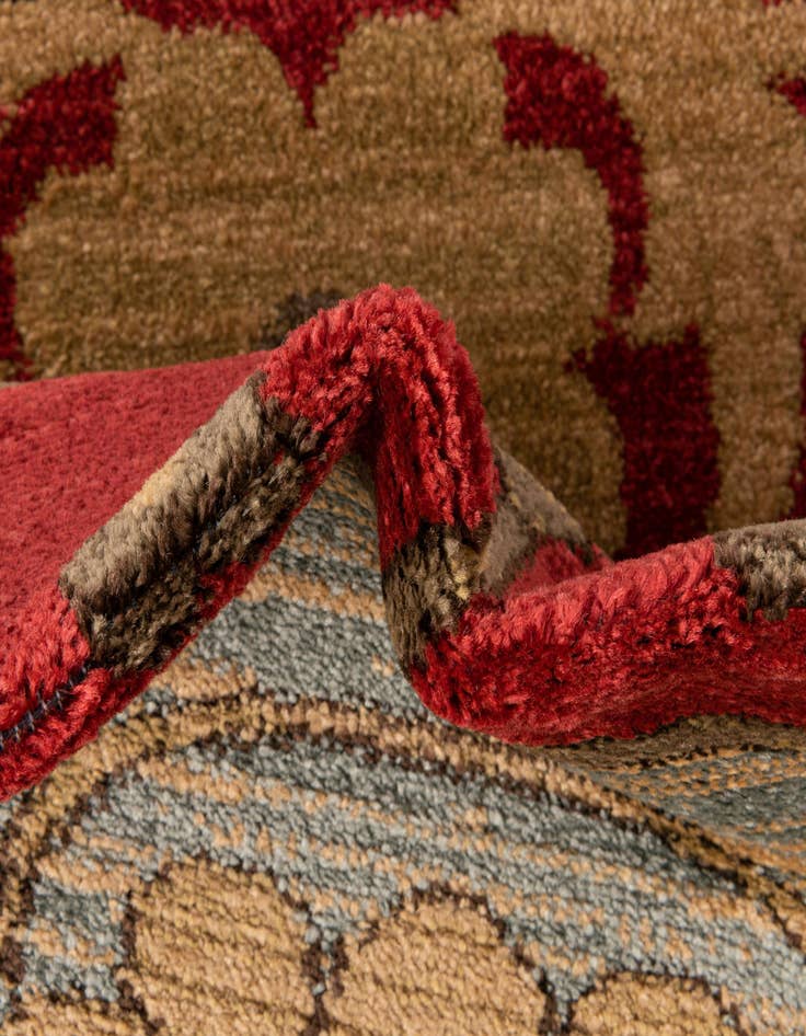 Detail image of  7' x 10' Sara Rug