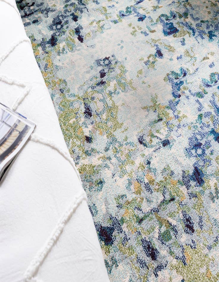 Detail image of  4' x 6'  Washable Theia Rug