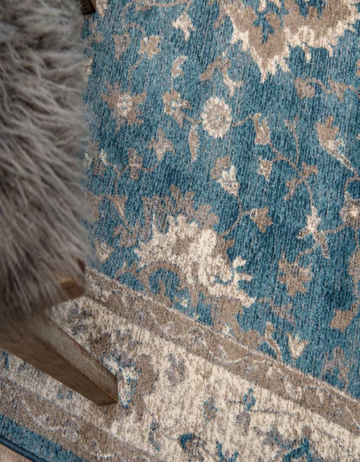 Detail image of  4' x 6' Viola Rug