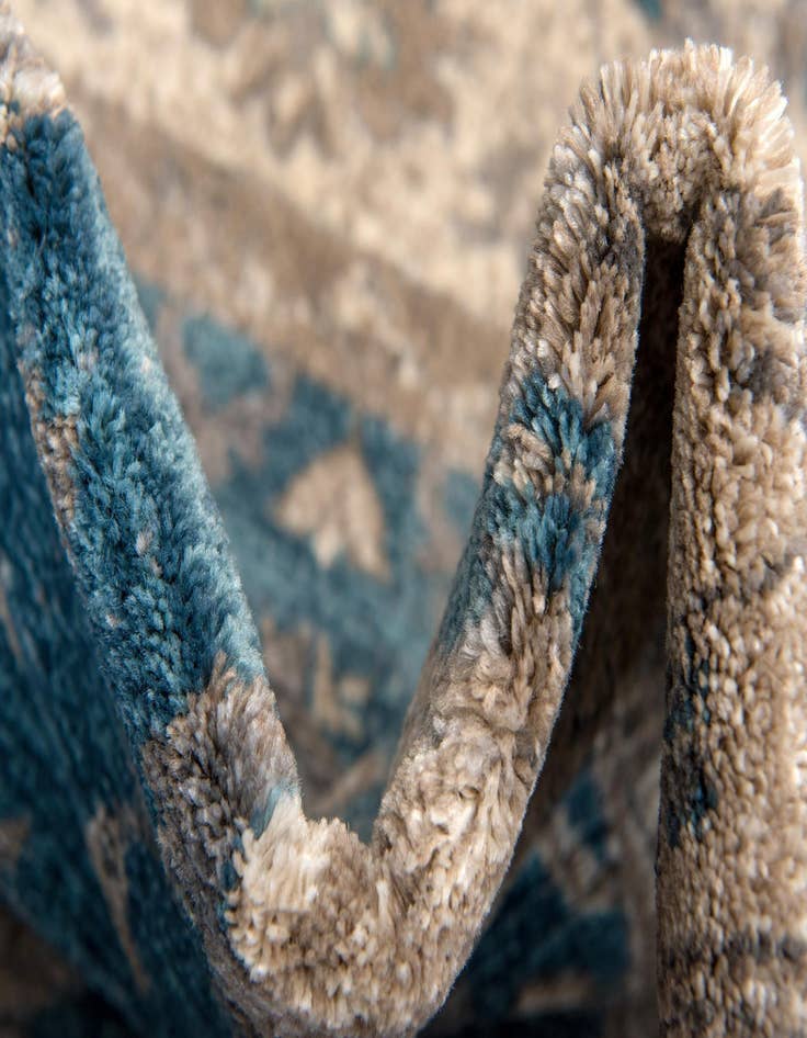 Detail image of  4' x 6' Viola Rug