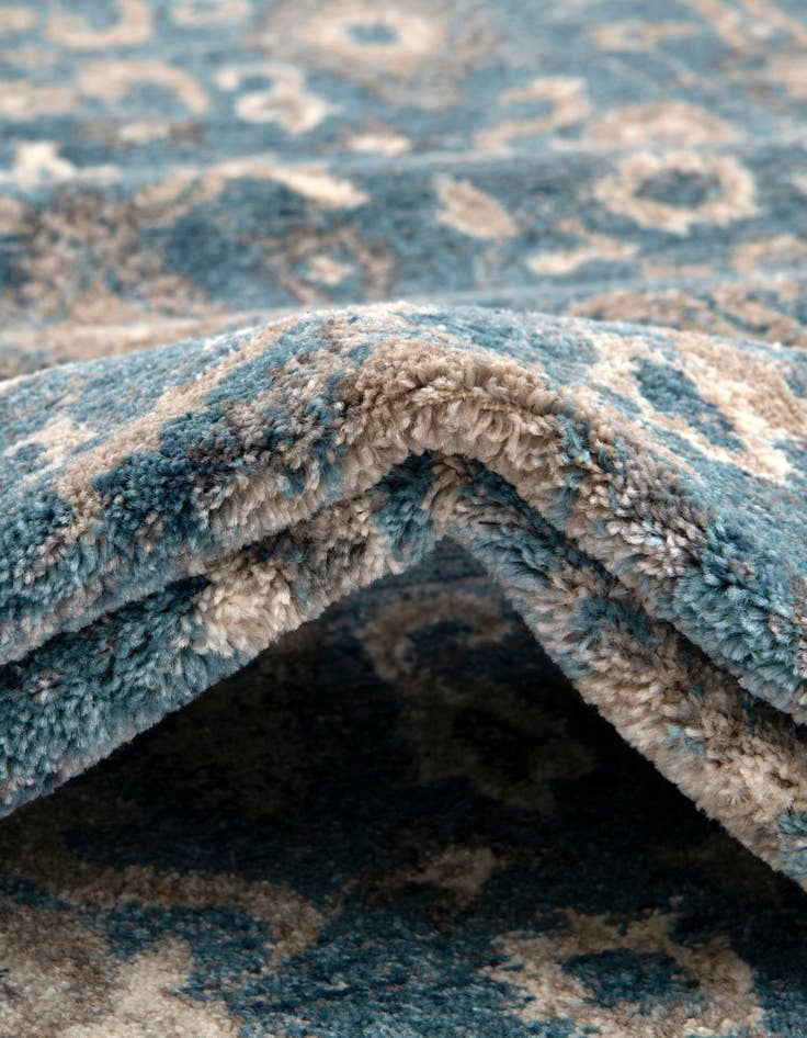 Detail image of  3' 3 x 5' 3 Viola Rug