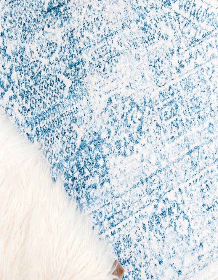 Detail image of  2' 2 x 3' Williamsburg Rug