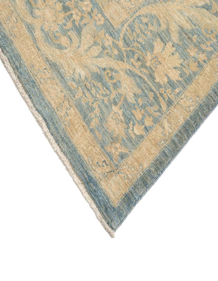 Detail image of  8' x 10' 10 Ziegler Rug