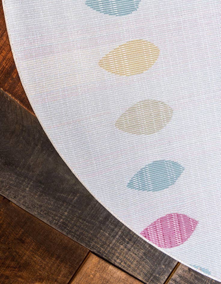 Detail image of 8' 2 x 8' 2 Dakota Round Rug