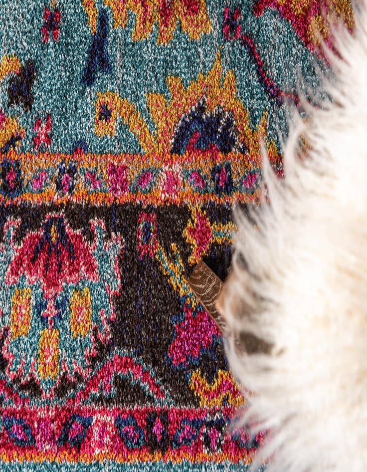 Detail image of  8' x 8'  Washable Fleur Round Rug